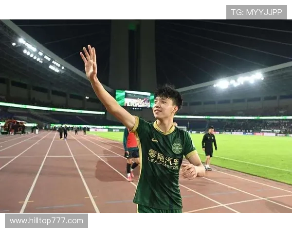 王钰栋久违胜利喜悦愿球迷同乐